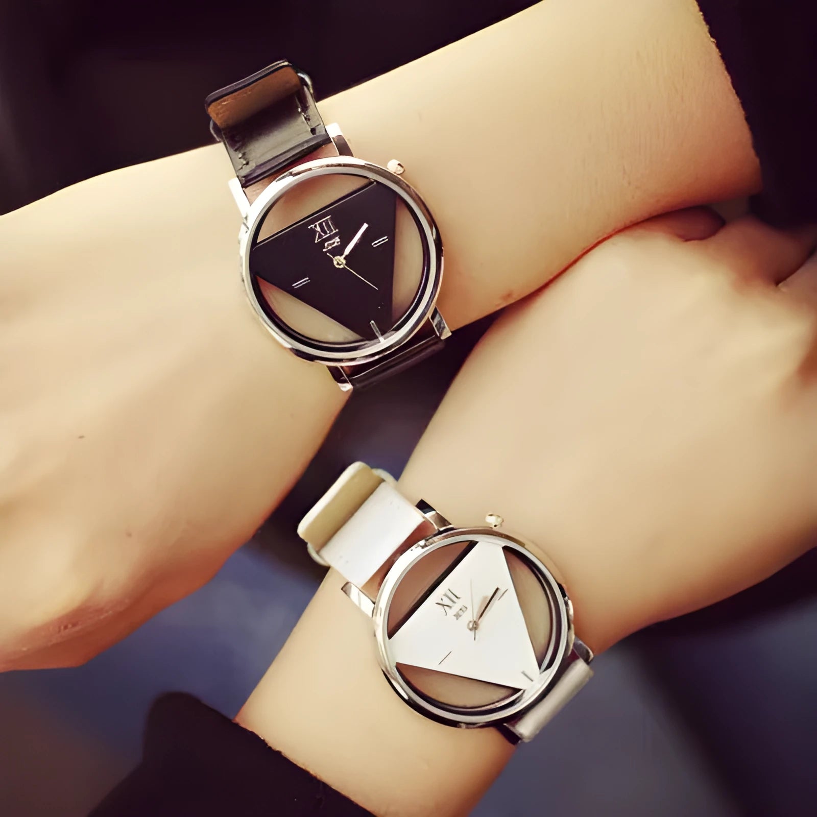 Fashion double-sided hollow Korean trend student couple watch with round dial and imitation leather strap