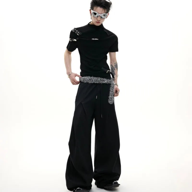 Cotton men's short sleeve T-shirt with metal belt detail and stand-up collar in slim fit design