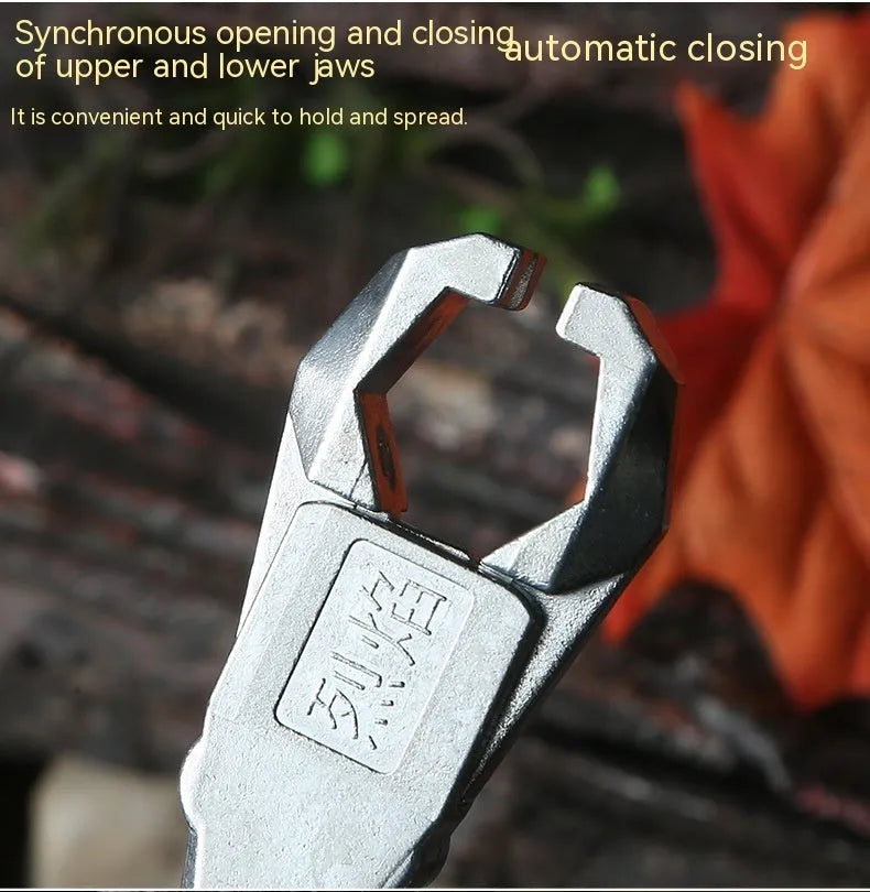 Alloy two-axis harpoon release clip for bow fishing equipment