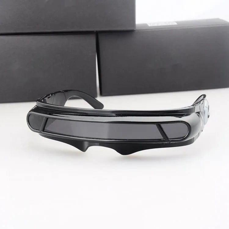 Sports sunglasses with full rim PC frame and polarised lenses in black frame colour options