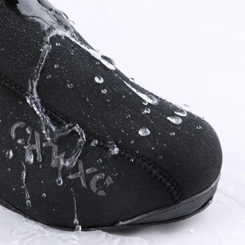 GIYO CX-204 black bike shoe cover with neoprene fabric, reflective strip, and rear zipper