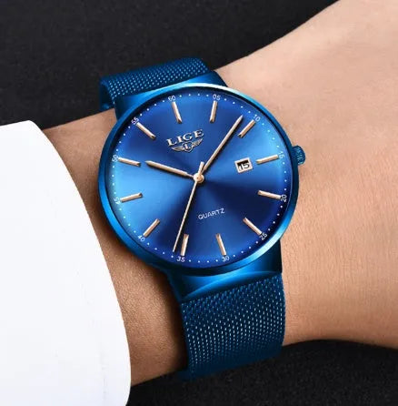 Men's stainless steel wristwatch with a 40mm dial on a 24cm adjustable strap.