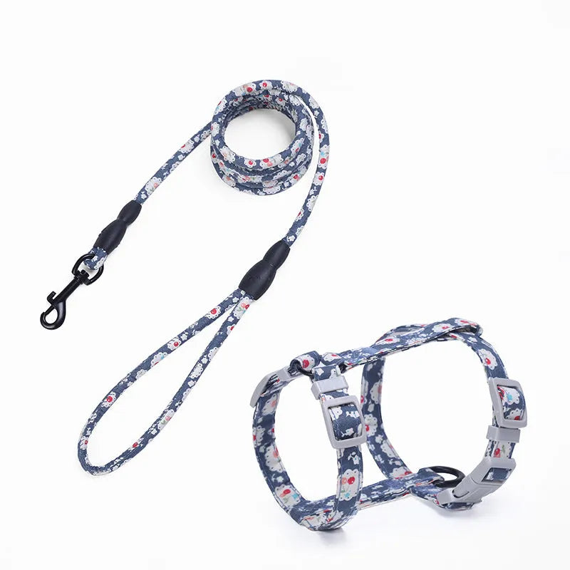 Cat I-shaped chest harness in black with metal buckle and 150cm cotton rope
