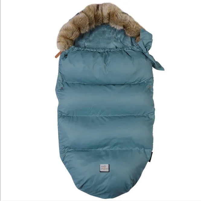 Baby stroller sleeping bag in polyester fibre with down cotton filling, measuring 46 by 95 centimetres, available in ten colours