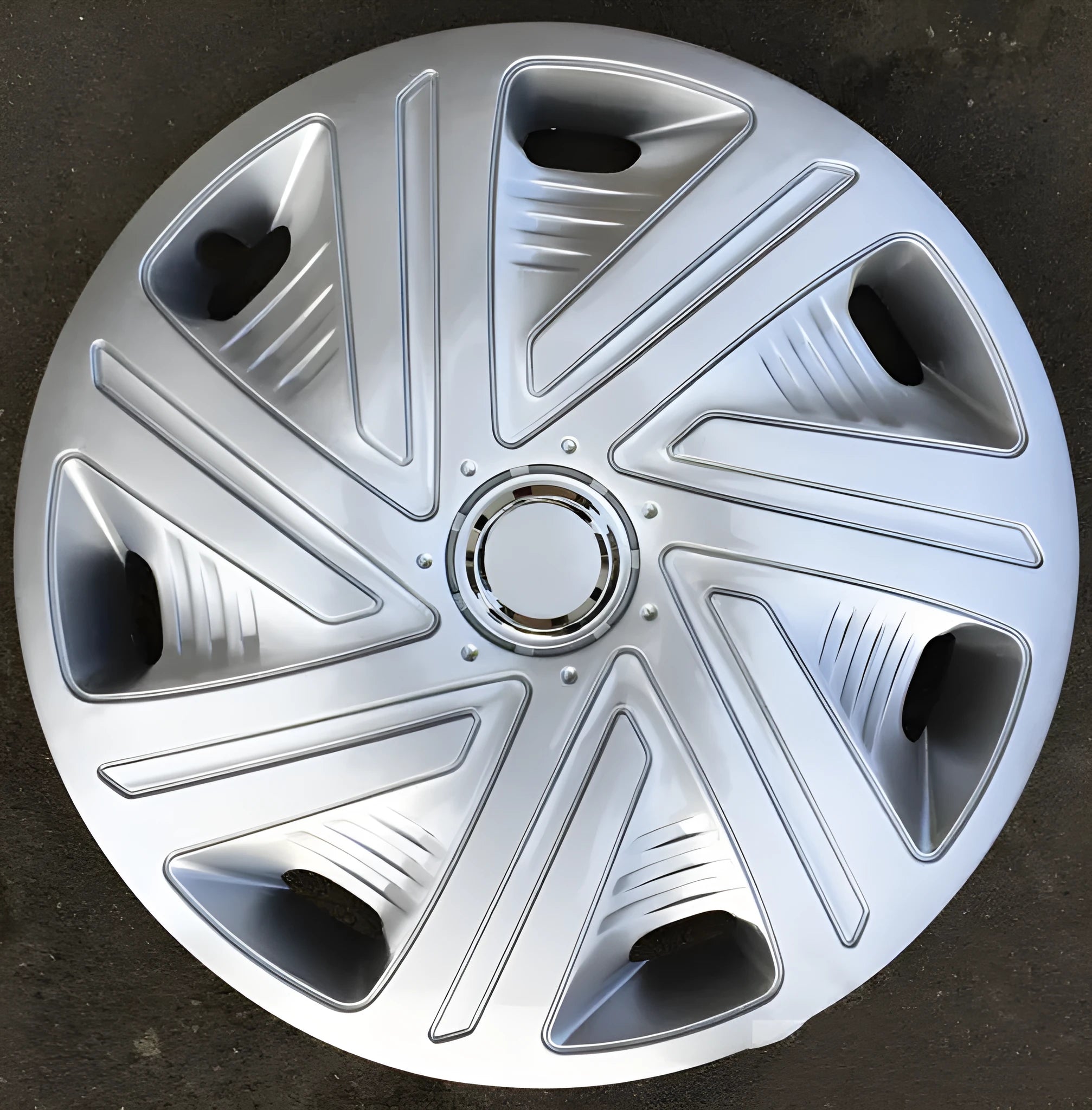 Universal car wheel hub cover in black, silver, and electroplated monochrome finishes.