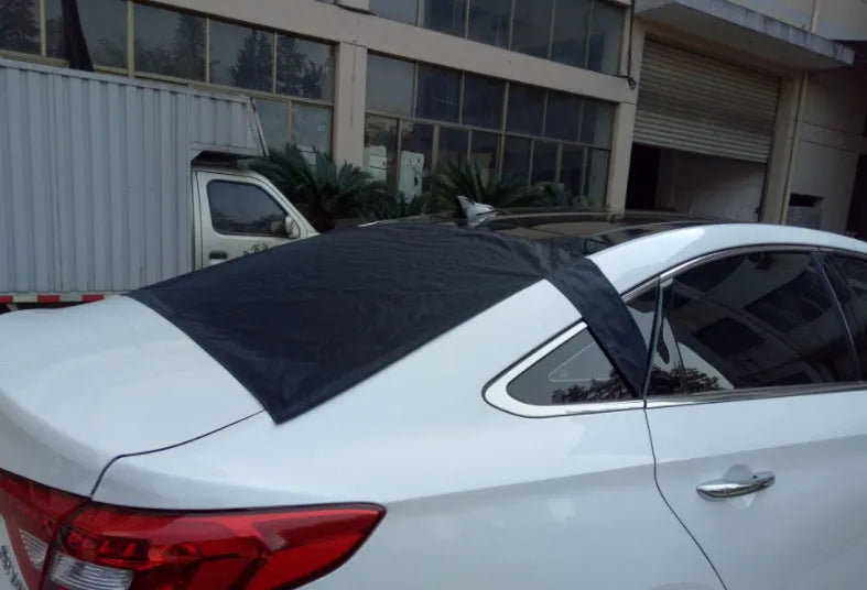 Black rear windshield cover with magnets, 140x90cm, polyester with silver backing