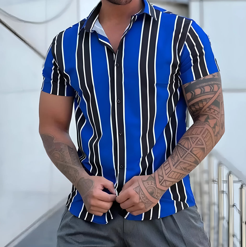Printed fashion Hawaiian shirt for men with flower pattern in polyester, short sleeves, summer street style.