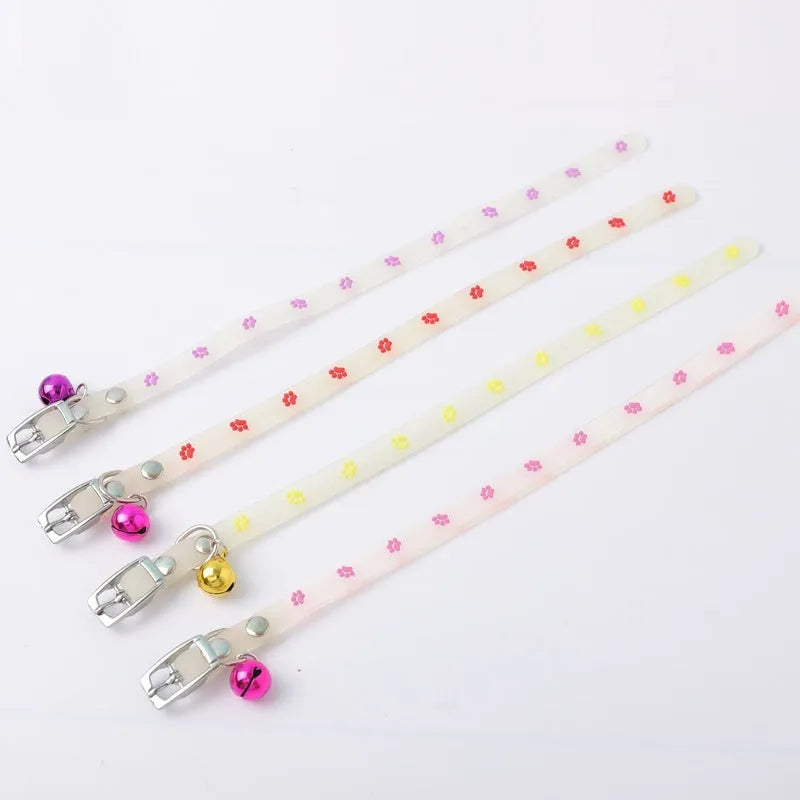 Cat luminous collar with night-time illumination, adjustable 29cm rope, metal bell, and silicone chain