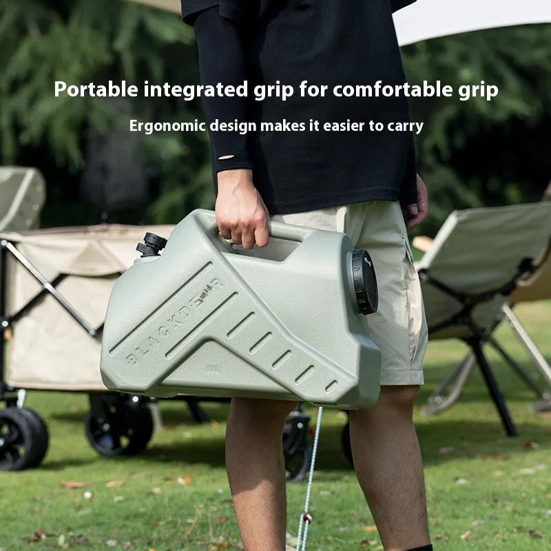 Portable water storage tank in green back 18L and snail 13L designs, made from PP material
