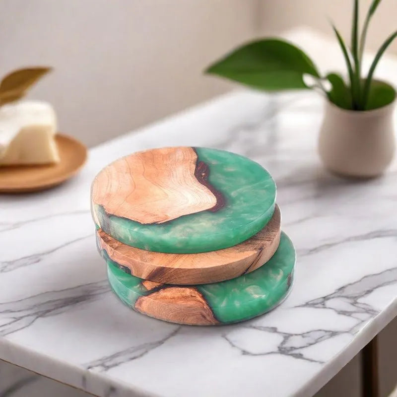 Wooden coaster with heat insulation resin in round tumour green colour, 9.8cm diameter