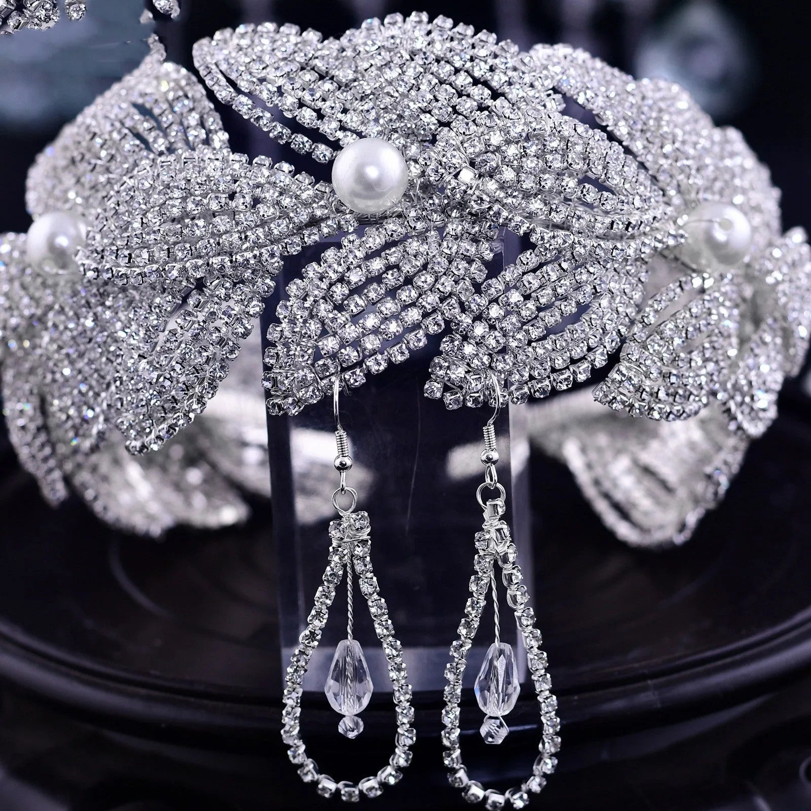 Gold rhinestone leaf handmade hair band with pearl and flower decorations for women
