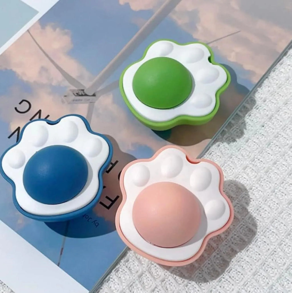 Edible vine catnip ball chew toy for cats in blue, green, or pink colours measuring 45x33x50mm