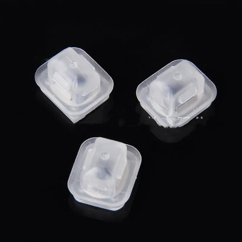 Pack of 100 plastic and metal interior trim clip fasteners for BMW E39 and E38 models.