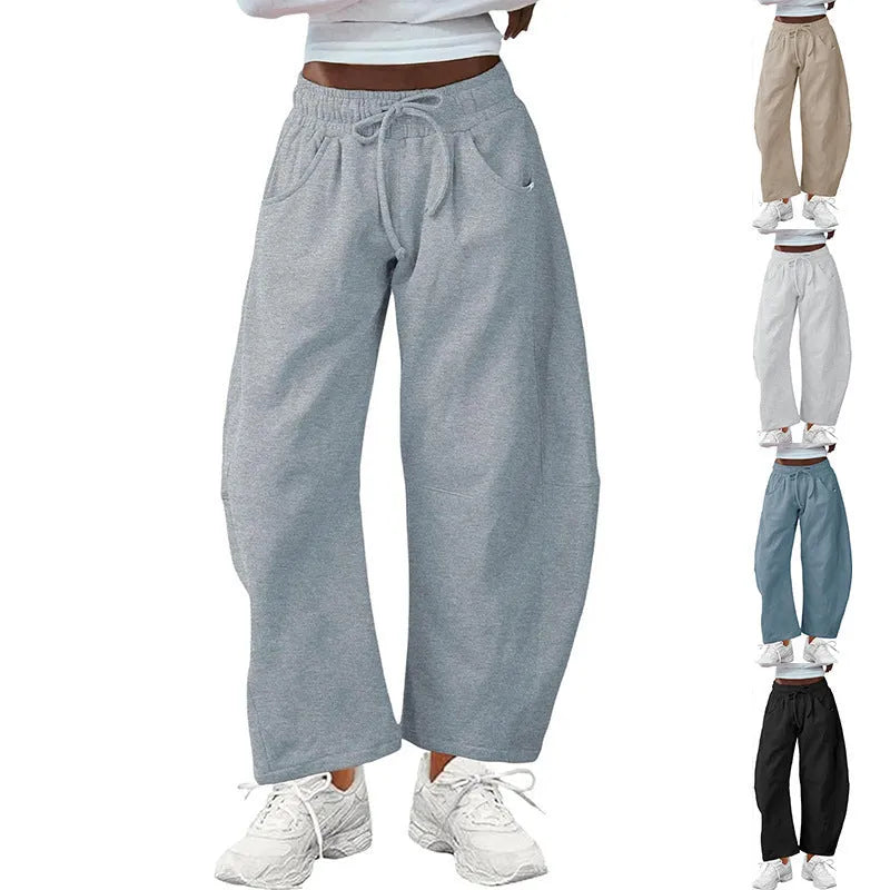 Cotton cropped sweatpants with elastic drawstring waist in loose street fashion style