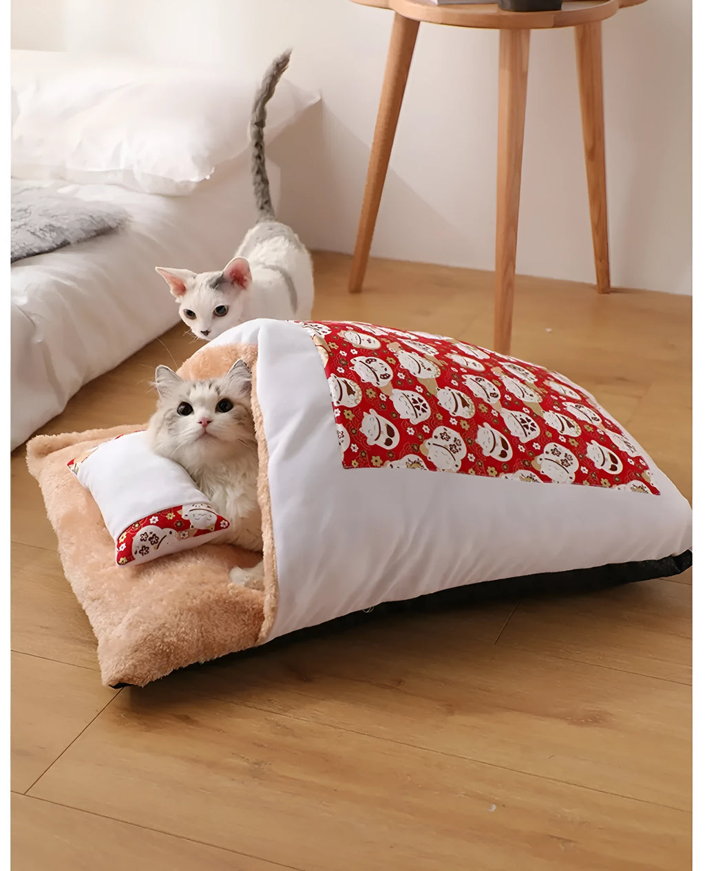 Kimpets closed removable washable cat litter tray in blue with PP cotton and lamb cashmere lining