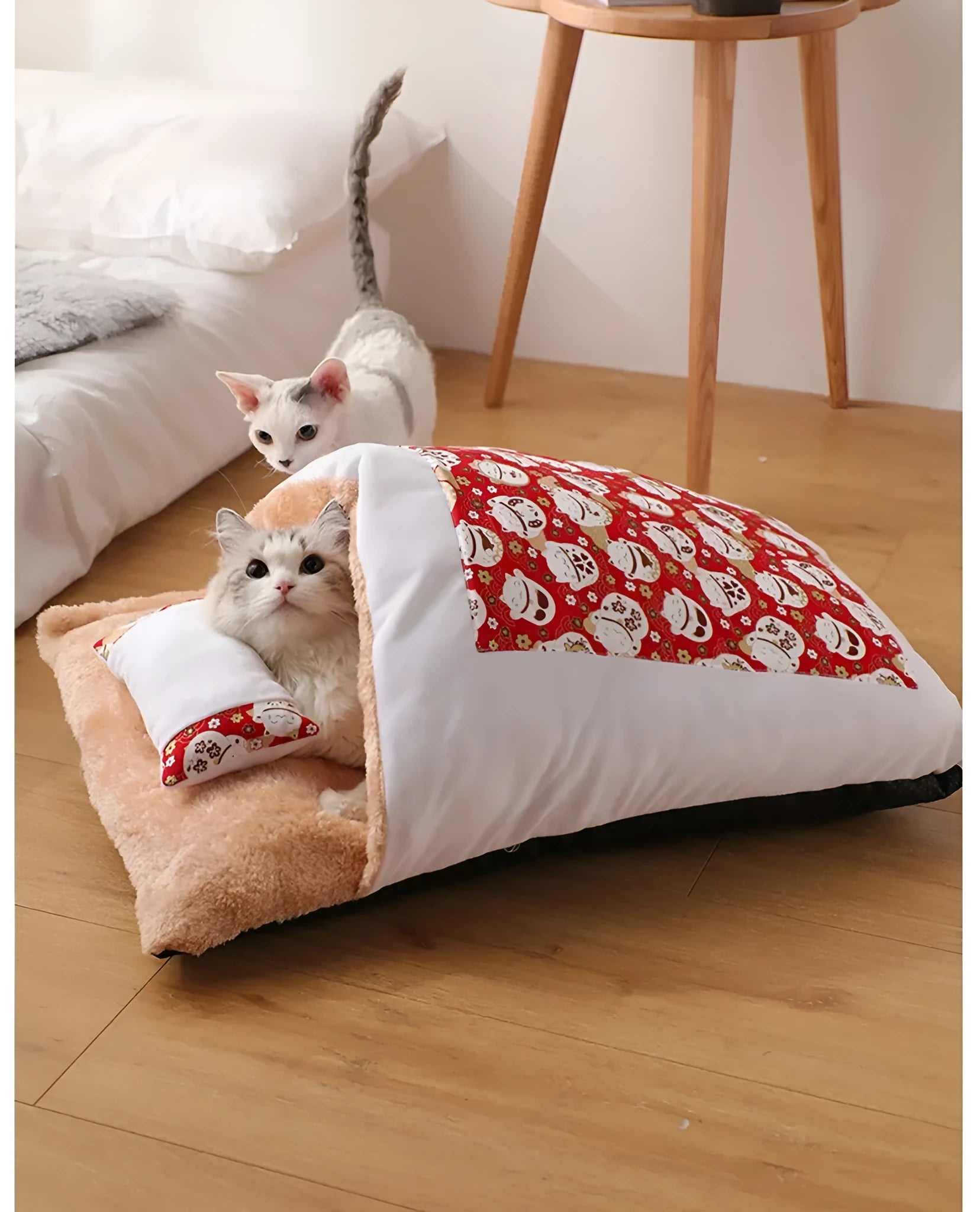 Kimpets closed removable washable cat litter tray in blue with PP cotton and lamb cashmere lining