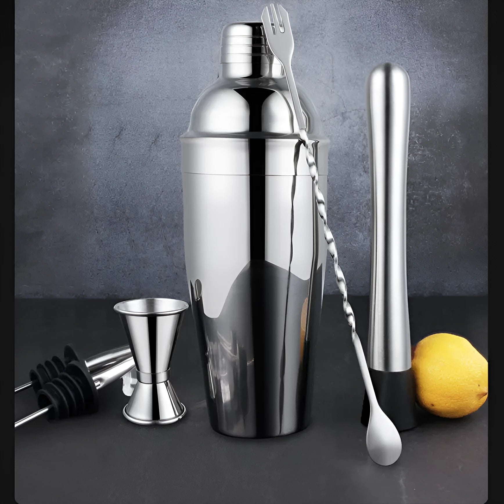 23-piece stainless steel cocktail set with European style acrylic accessories for home bartending