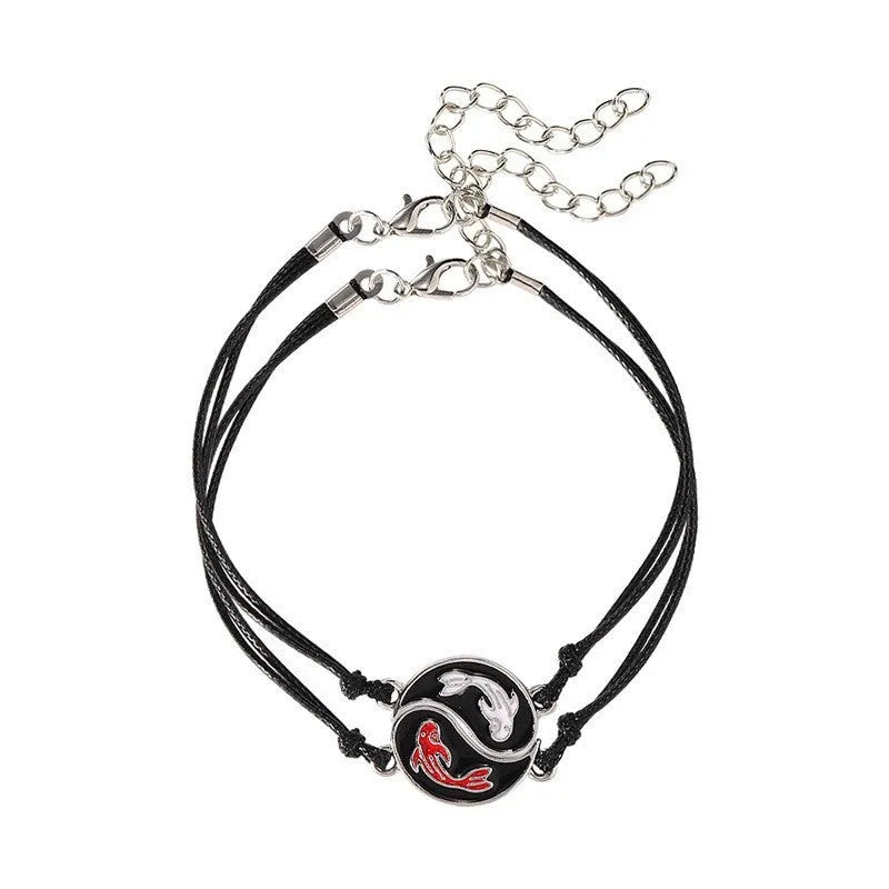 Geometric eight-diagram shaped alloy appetizer bracelet for unisex wear or travel gifting.