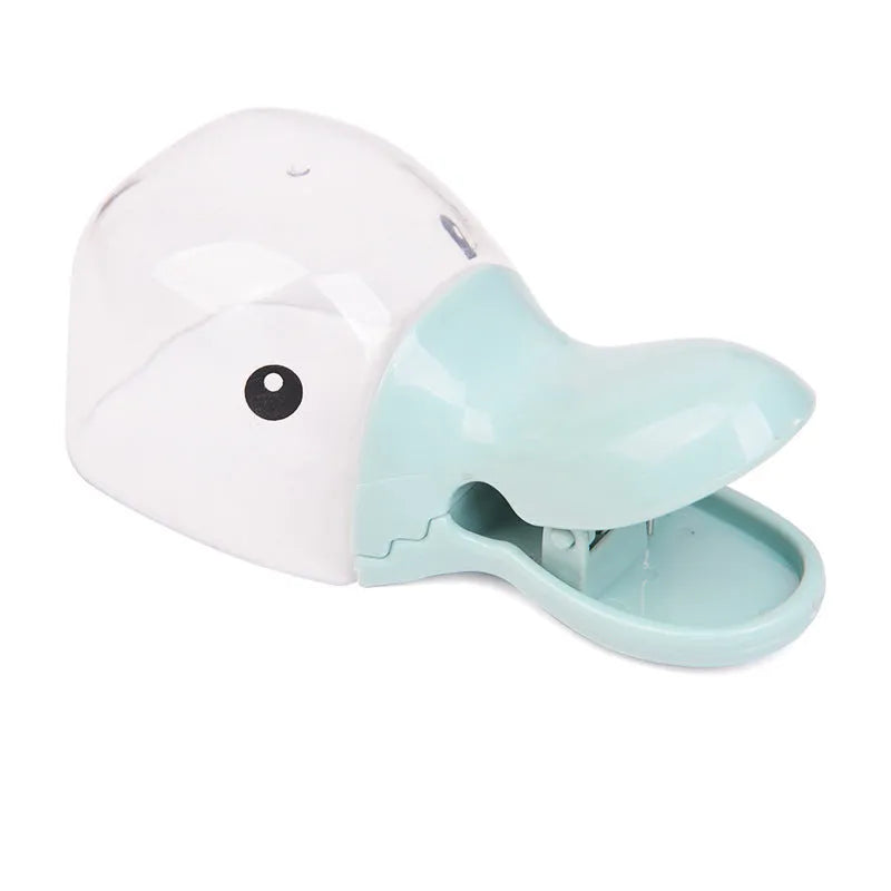 Cat food fresh-keeping clip in beige ABS plastic with integrated scoop, 14.7 x 5.5cm