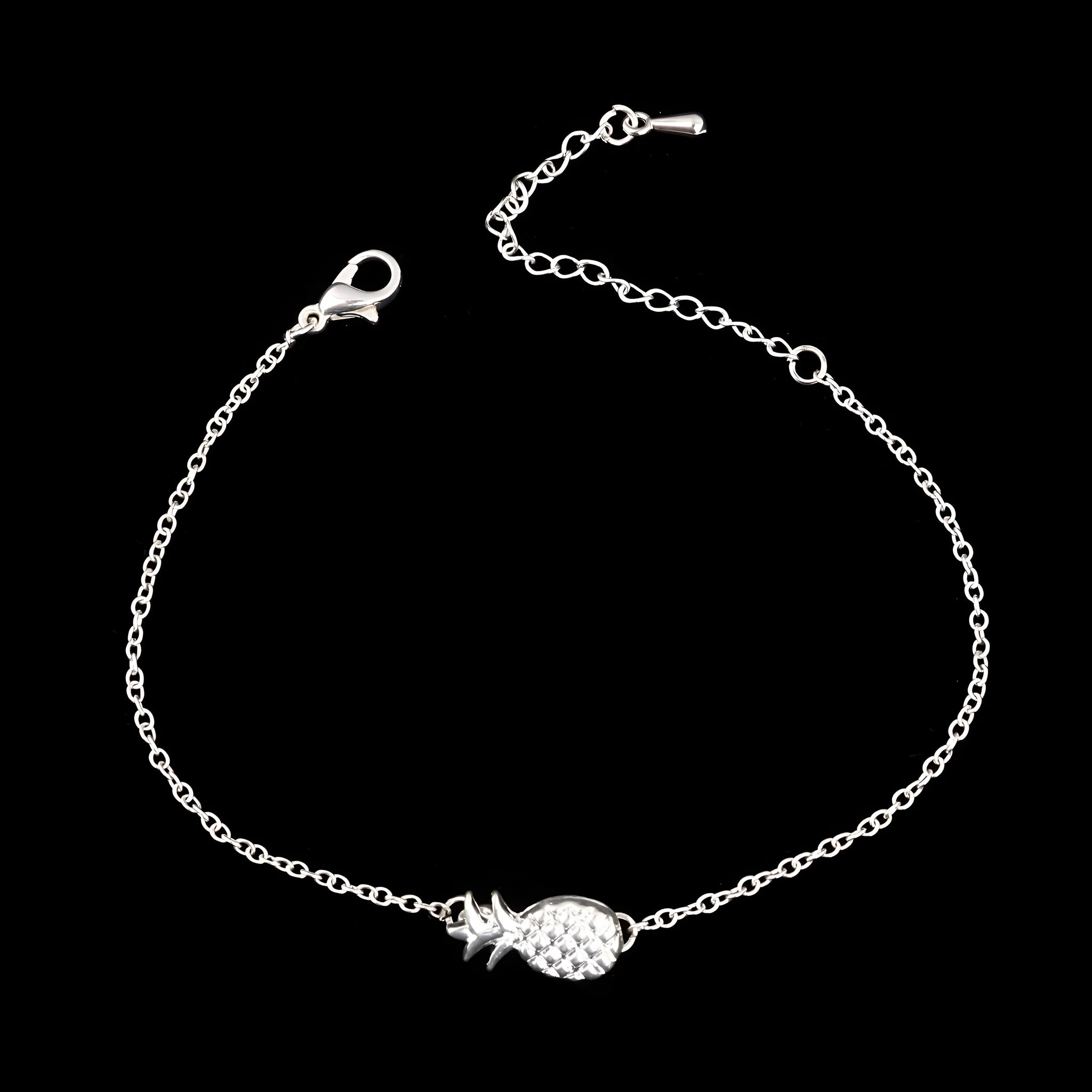 Adjustable alloy pineapple bracelet in gold or silver finish