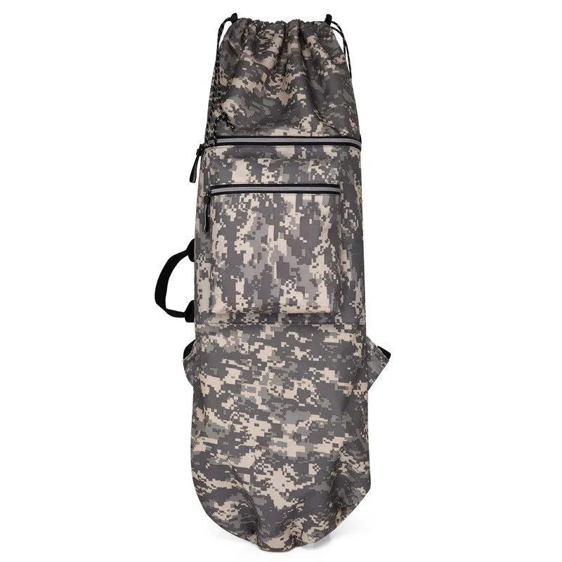 Waterproof nylon skateboard bag in camouflage colours with large capacity for sports equipment