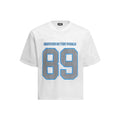 Loose-fitting casual T-shirt with alphanumeric print in black or white colour options