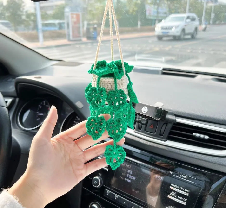 Creative rearview mirror pendant for cars in simple style with multiple colour options