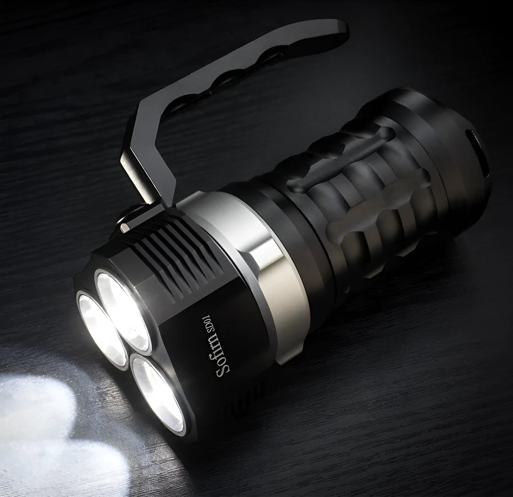 Aluminium alloy diving flashlight showing 18cm length and metal construction