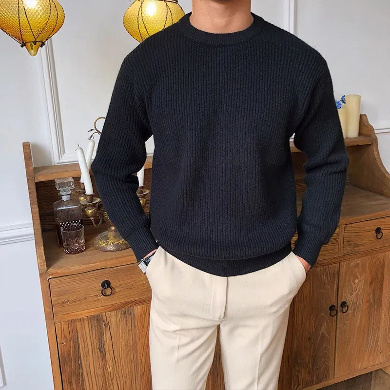 Men's fall winter loose fit knitted polyester pullover sweater in black, round neck, long sleeves