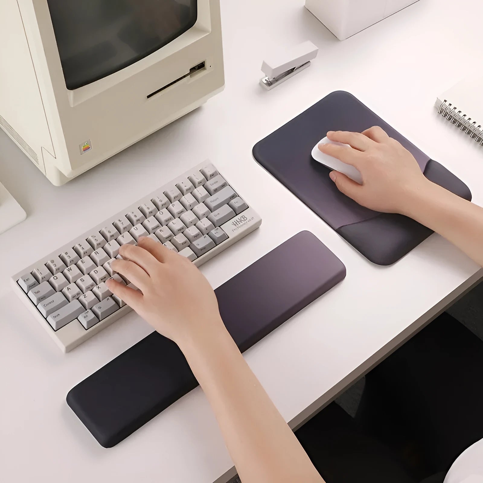 Square silica gel wrist rest mouse pad with cloth surface in black colour