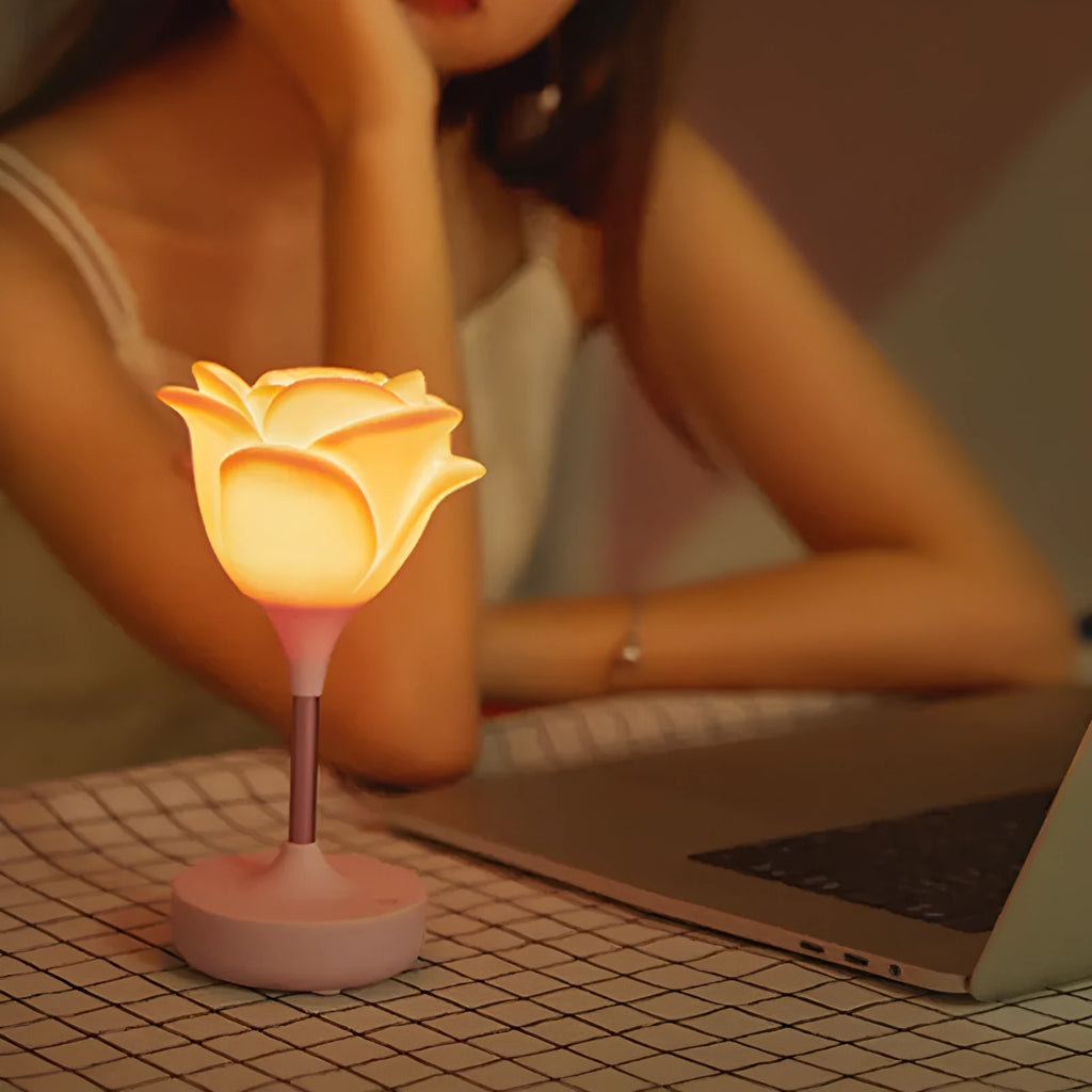 Touch rose USB night light in pink silicone with three dimming modes