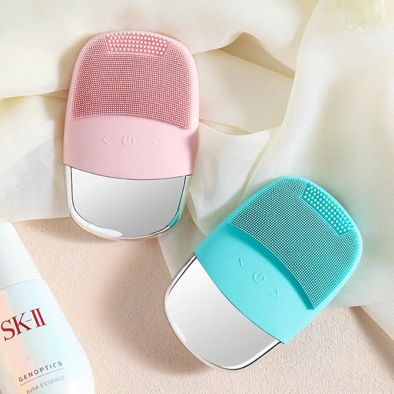 Silicone electric facial cleansing brush with three gear settings in Lake Blue colour variant