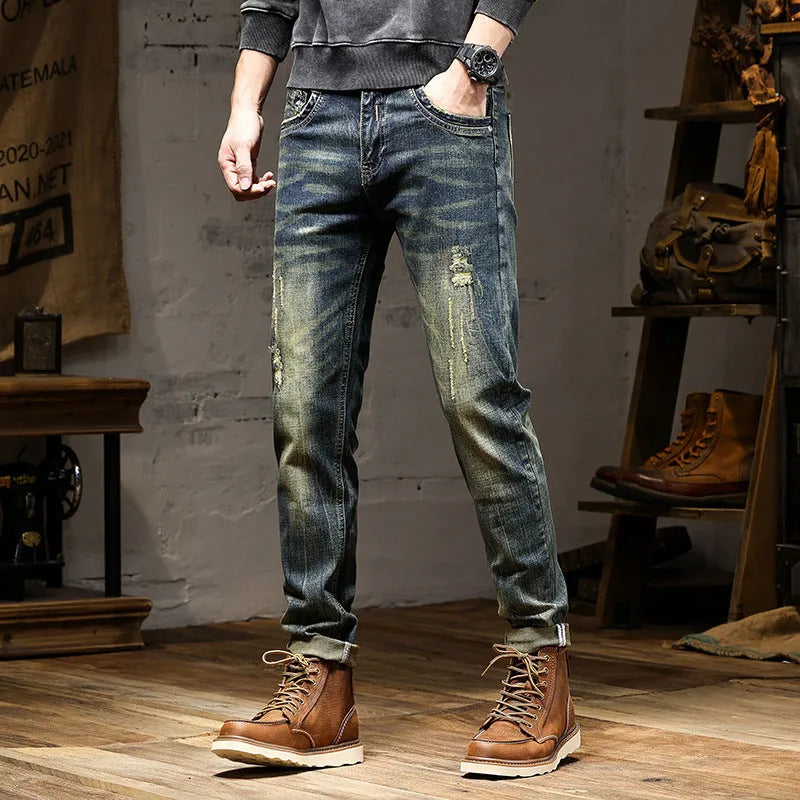 Men's stretch skinny jeans in retro colour with zip fly closure