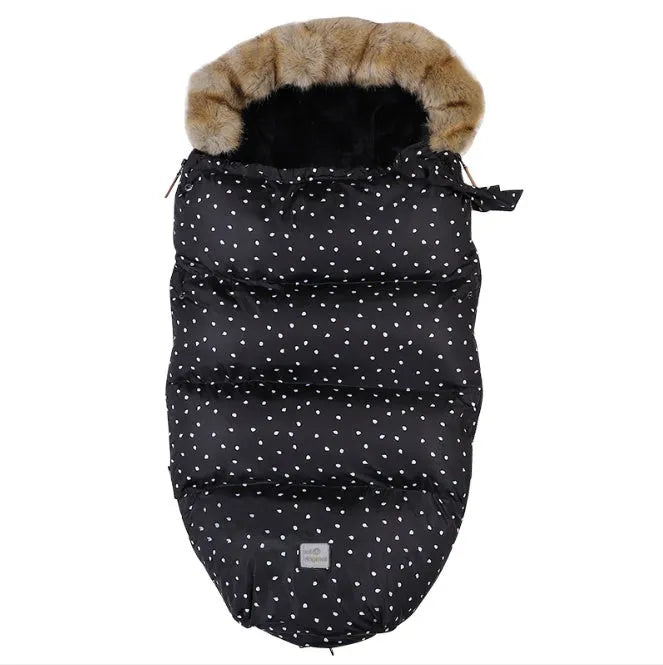 Baby stroller sleeping bag in polyester fibre with down cotton filling, measuring 46 by 95 centimetres, available in ten colours