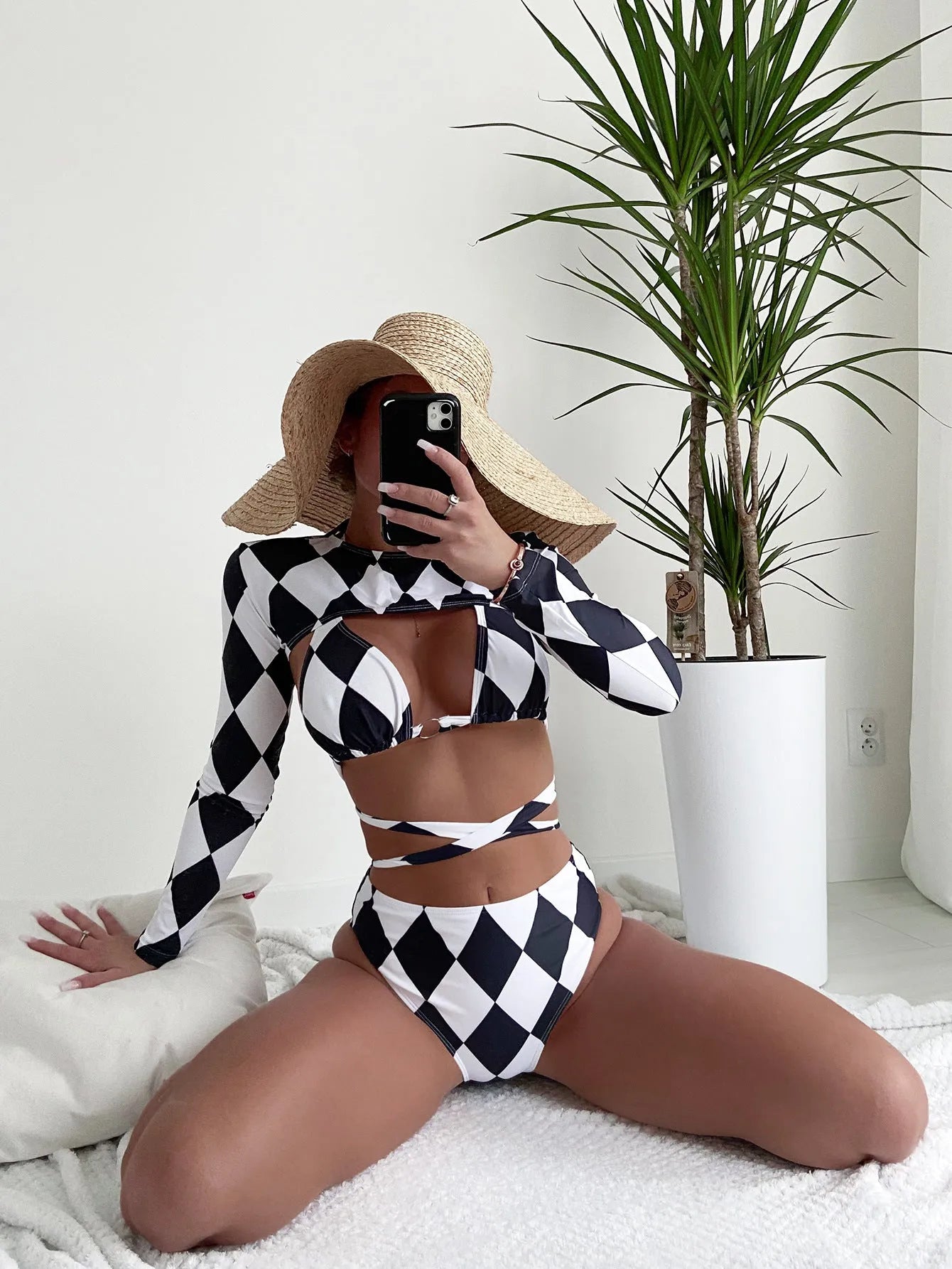 Ladies three-piece long sleeve bikini swimsuit in plaid pattern