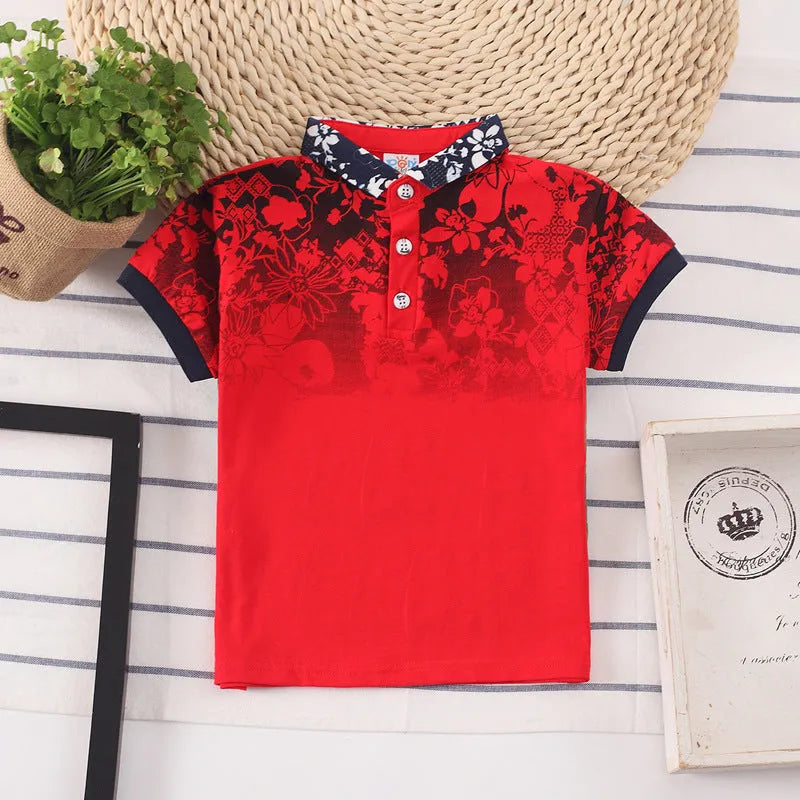 Solid colour cotton T-shirt for a child, with short sleeves and a lapel collar.