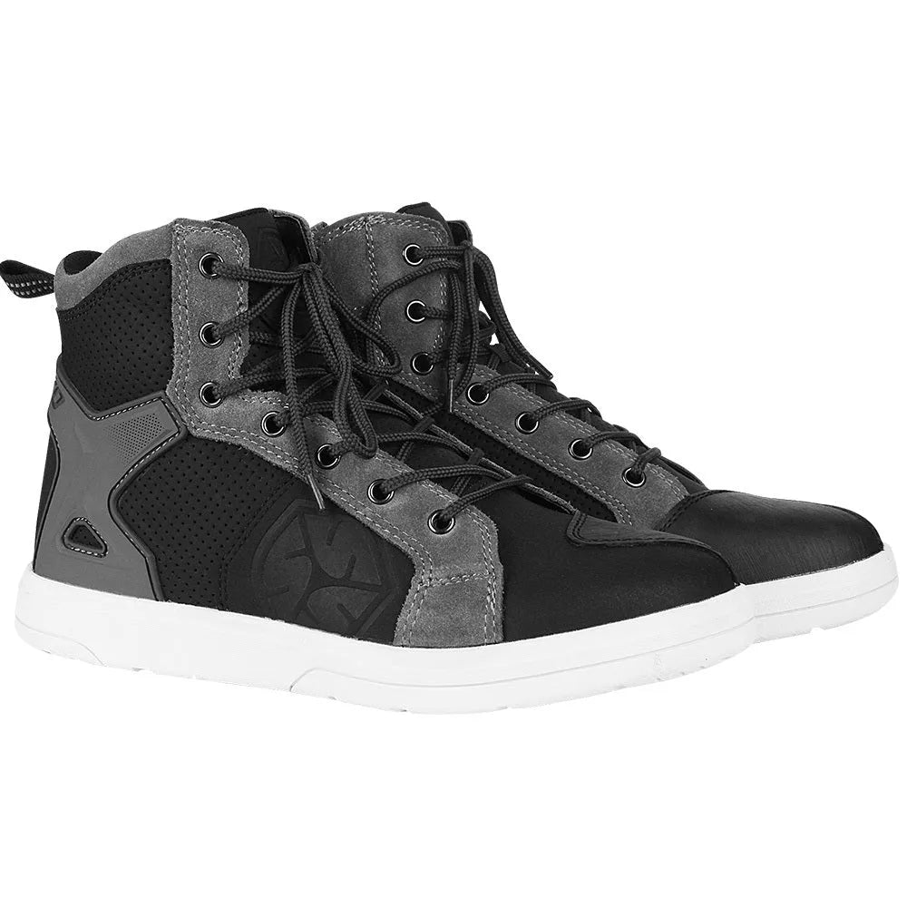 SCOYCO MT040 black motorcycle riding boots with ankle protection and reflective detailing