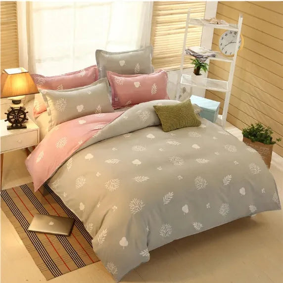 Polyester fibre bedding set with quilt cover and two pillowcases, plain pattern, edging finish, for 1.5m bed