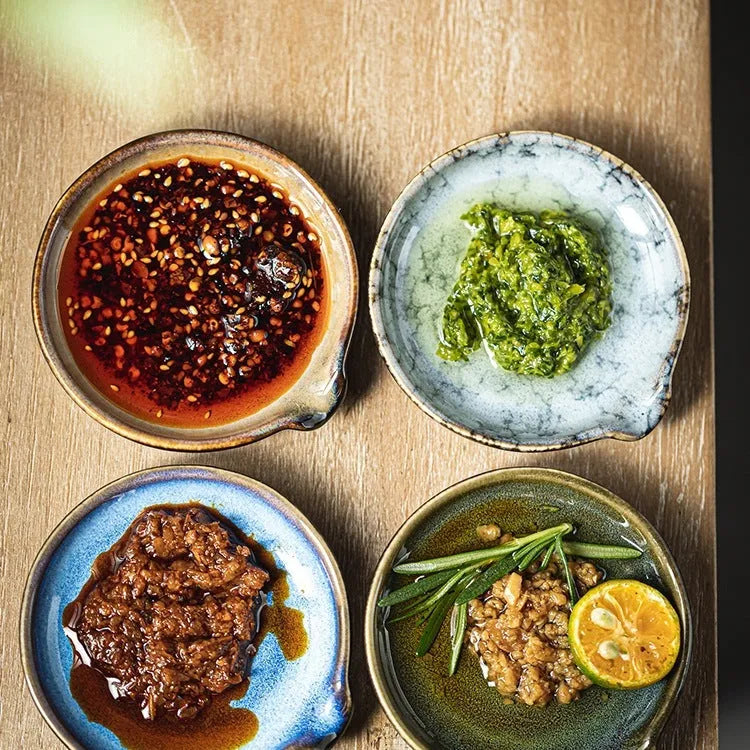 Japanese porcelain seasoning dish set with four plates and a round storage tray, irregular shape, simple style