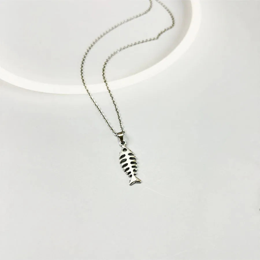 Retro style fishbone pendant necklace and matching earrings set on an alloy O-chain