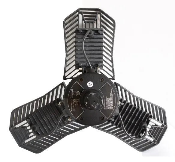 Waterproof industrial foldable garage LED lamp with die-cast aluminium body