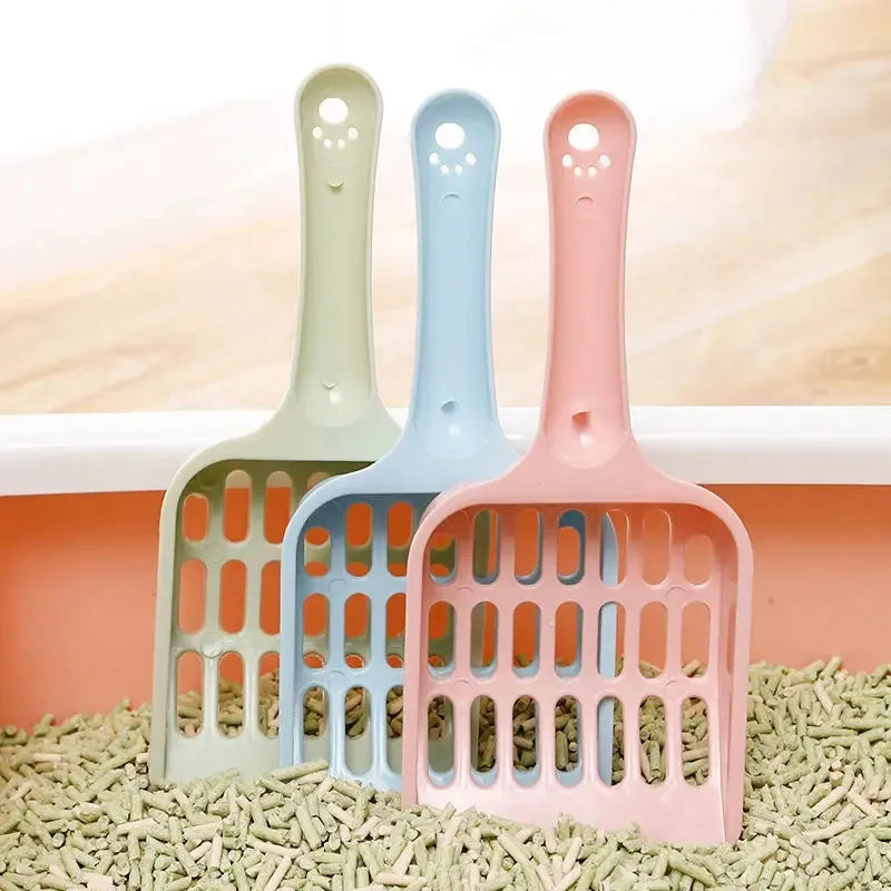 Blue plastic cat litter scoop measuring 20cm length for pet waste removal