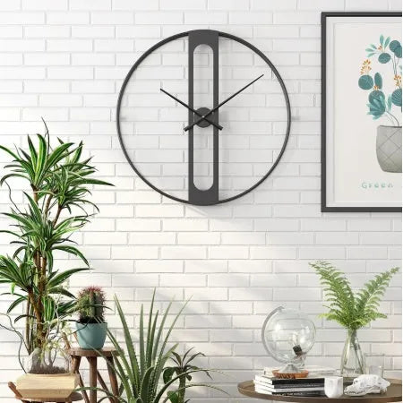 50cm round metal wall clock in black or gold colour with battery-powered movement