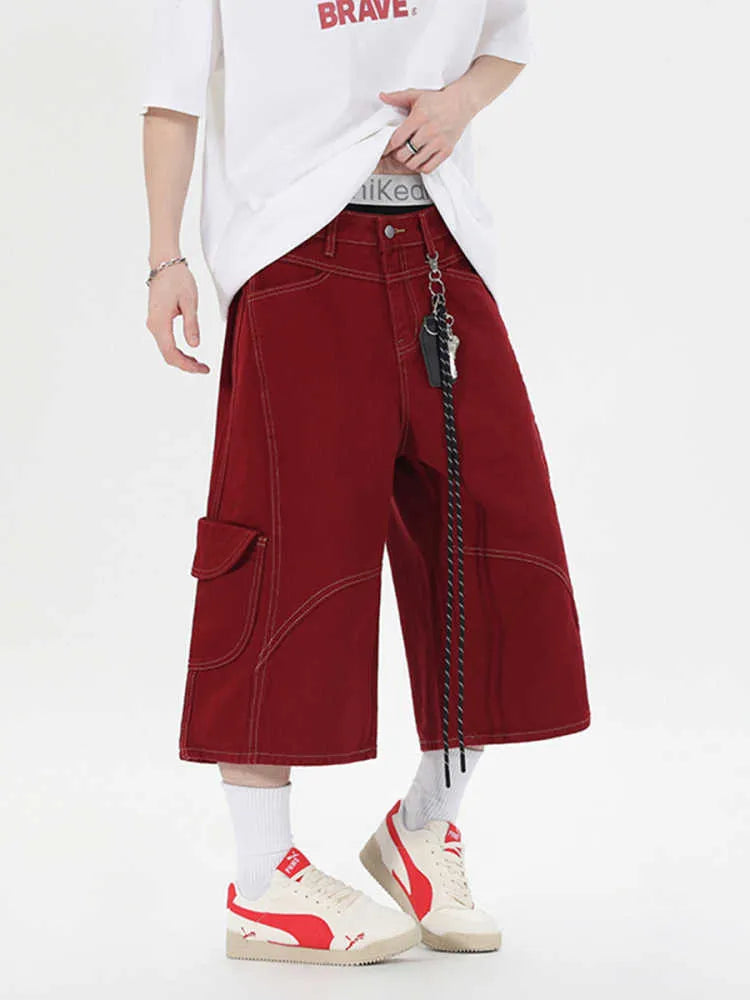 Retro multi-pocket denim shorts with wide leg cropped cut in black colour