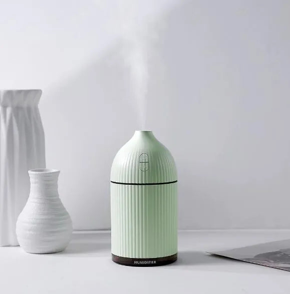 White USB-powered aromatherapy diffuser and humidifier with LED light, 300ml capacity