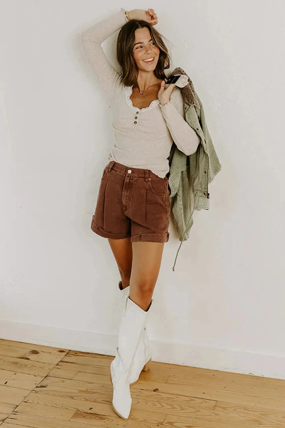 Solid colour lace collar long sleeve slim fit pullover top for women in beige
