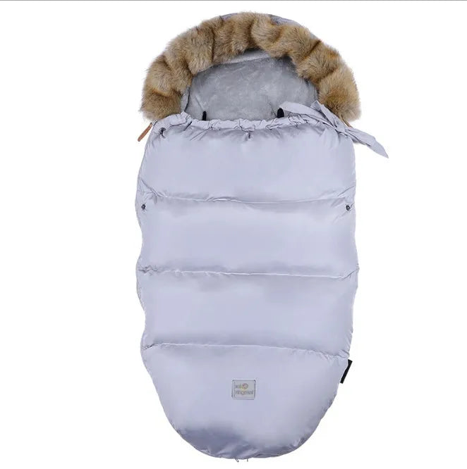 Baby stroller sleeping bag in polyester fibre with down cotton filling, measuring 46 by 95 centimetres, available in ten colours