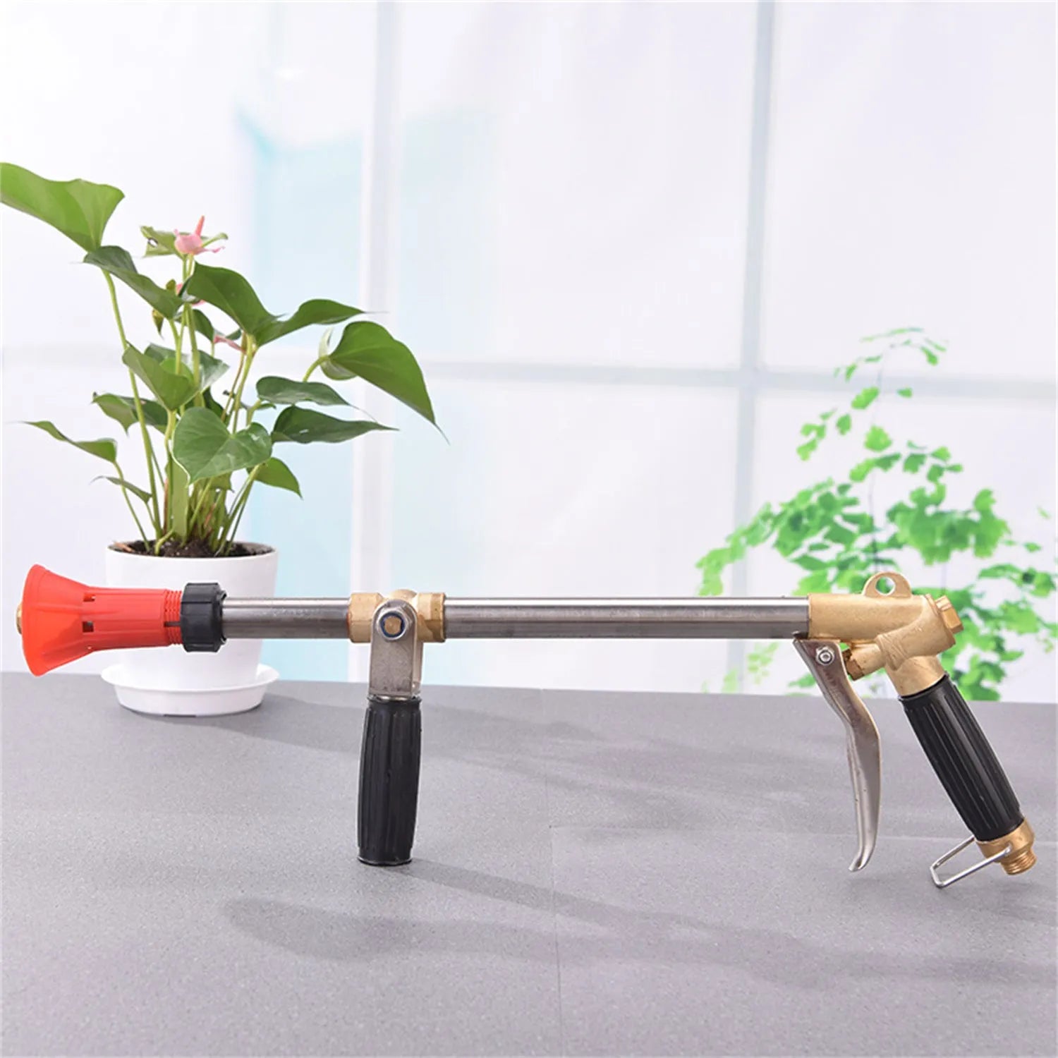 Adjustable high-pressure agricultural spray gun with submachine gun style design for pesticide application