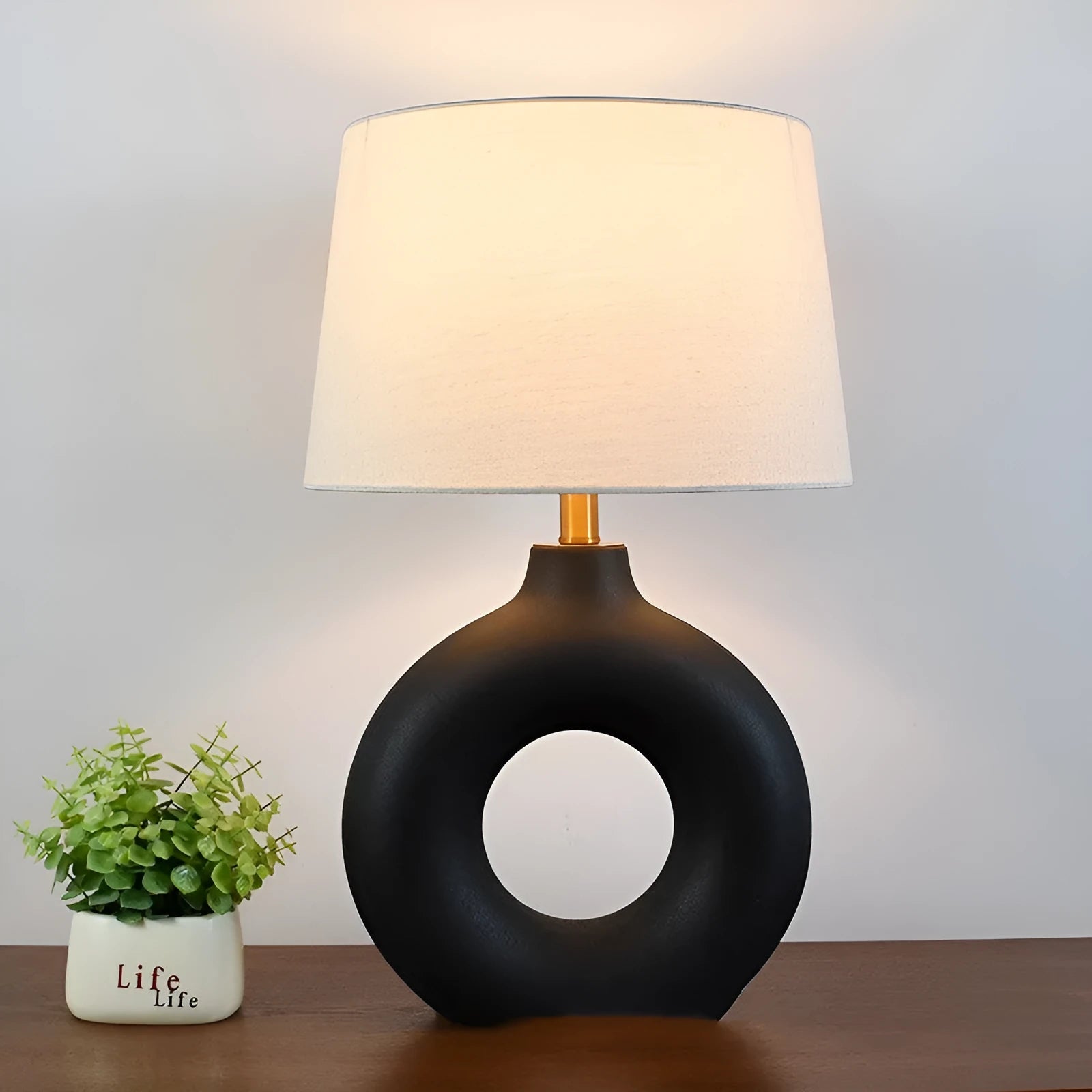 Japanese style ceramic pottery table lamp with button switch in white or black colour options