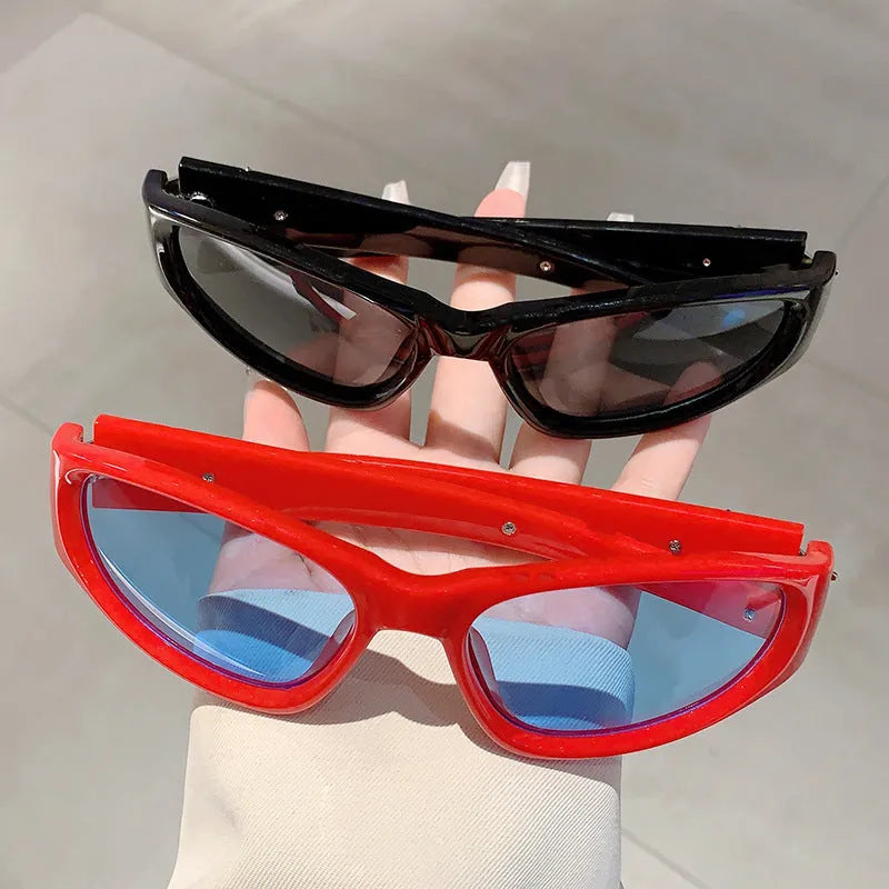 Windproof sports sunglasses with PC lenses available in multiple colour combinations